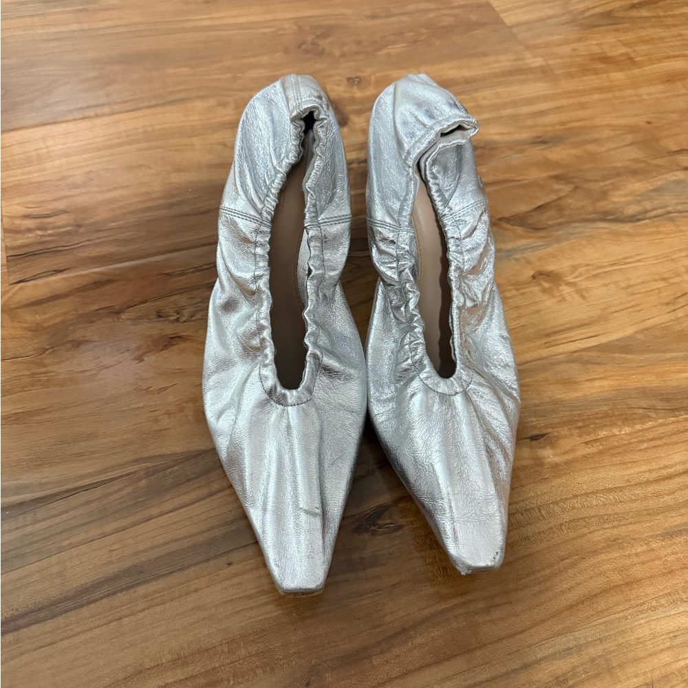 Bottega Veneta metallic silver leather pumps